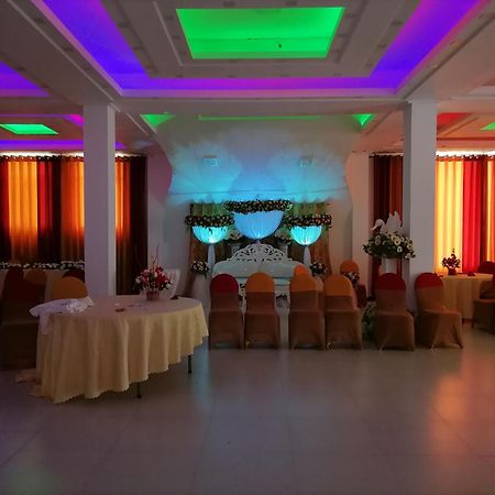 Avanya Hotel And Reception Hall Angunakolapelessa Luaran gambar