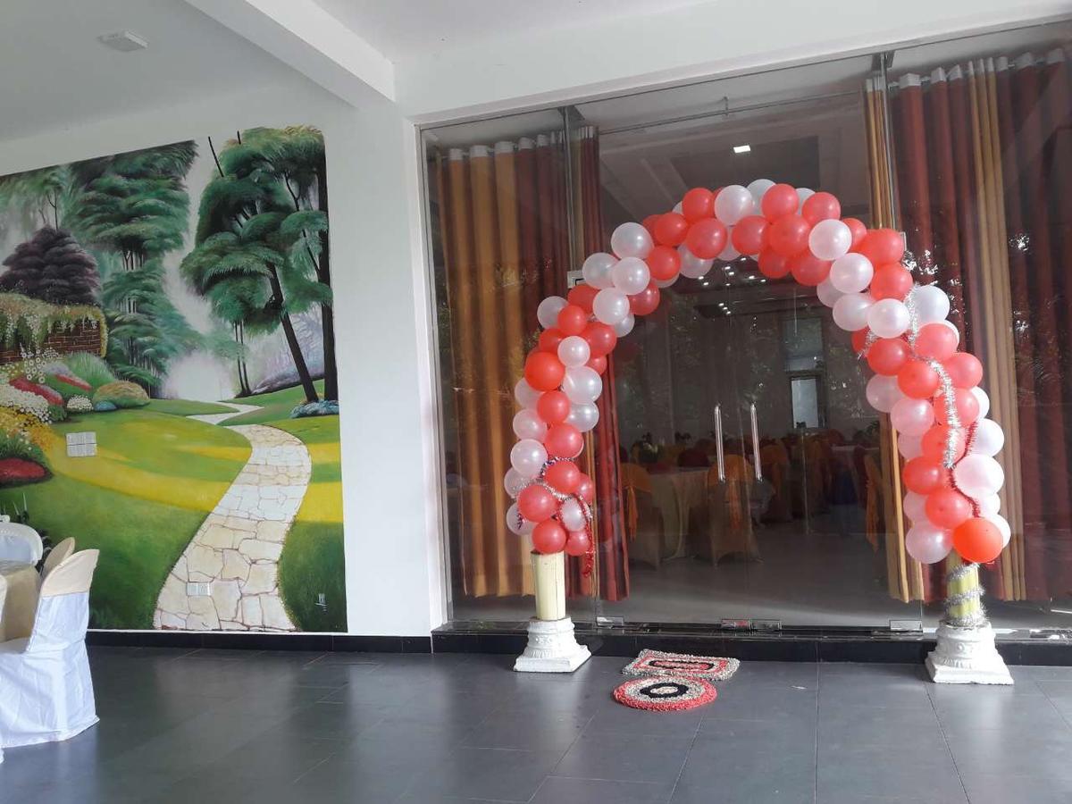 Avanya Hotel And Reception Hall Angunakolapelessa Luaran gambar