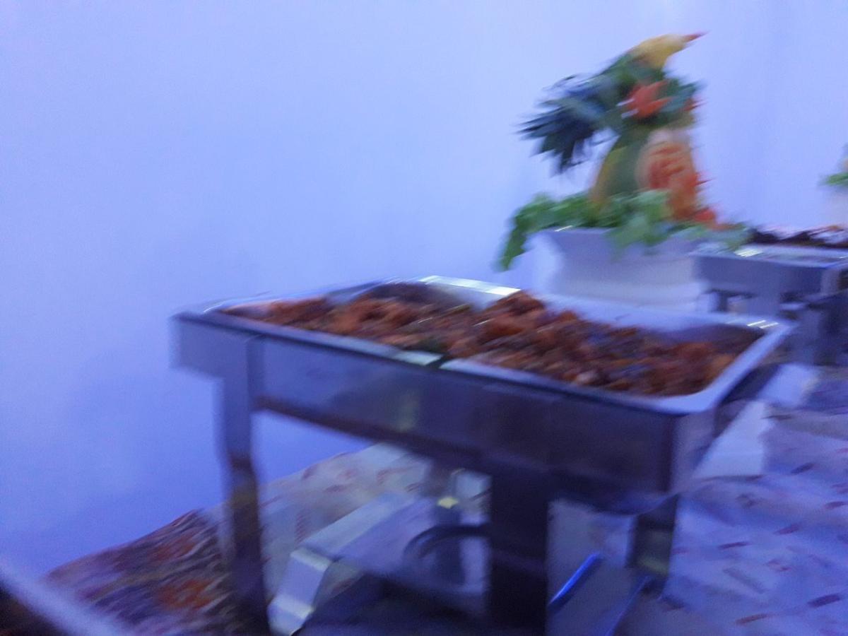 Avanya Hotel And Reception Hall Angunakolapelessa Luaran gambar